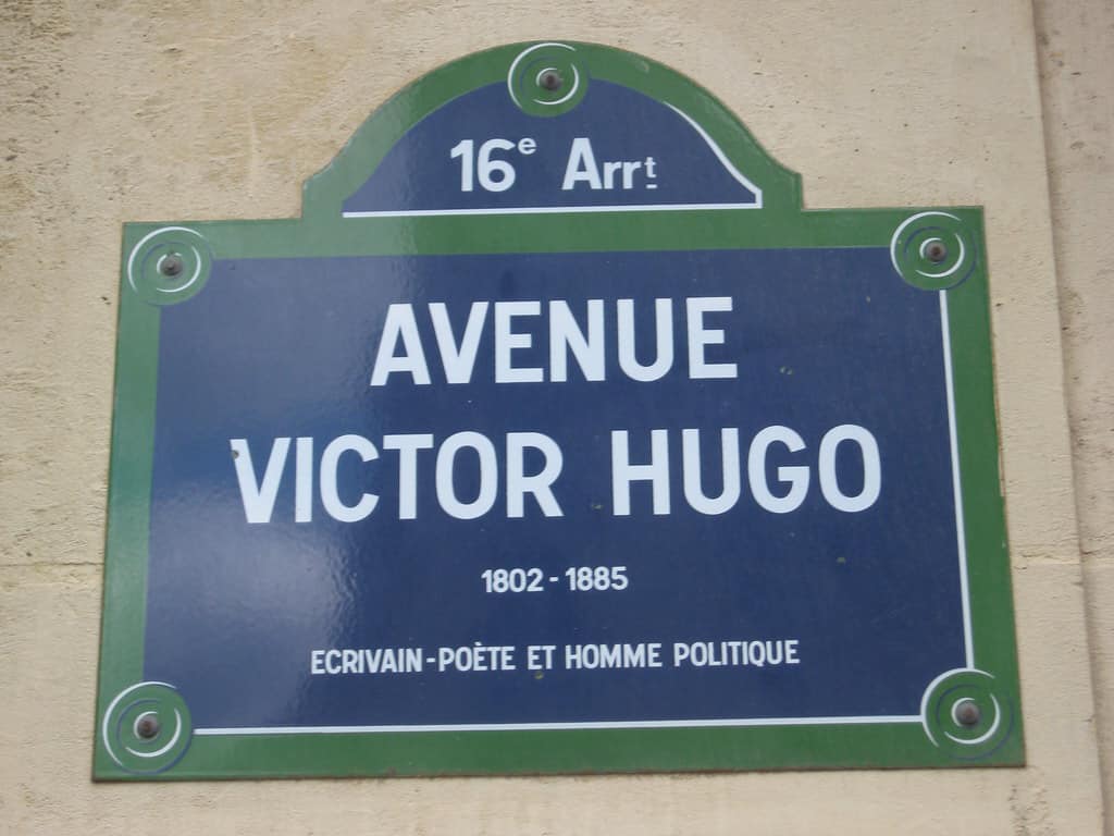 Ave Victor Hugo